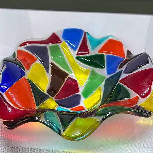 Fused art glass bowl - Picture 1 of 15